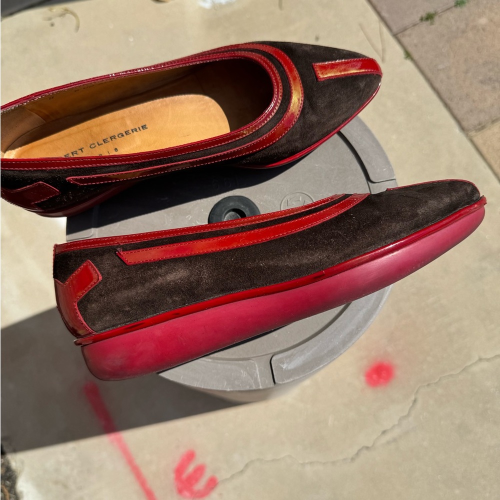 Robert Clergerie by original shoe designer. Extremely beautiful comfortable.